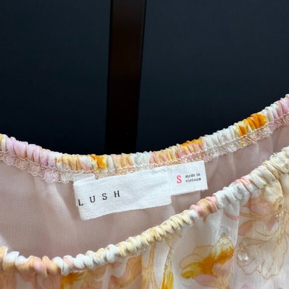 Lush Multicolored Floral Puff Sleeve Blouse - Picture 3 of 5